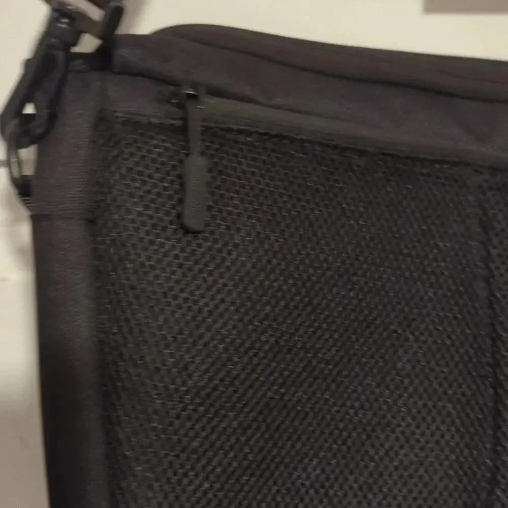 Dustin Adjustable Laptop Crossbody Bag Black